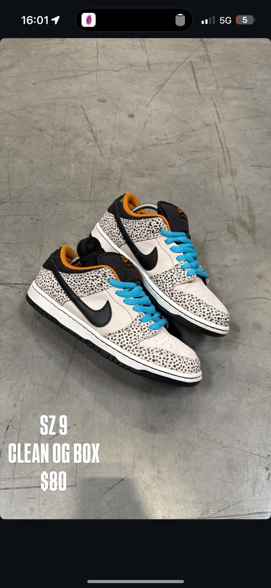 (2) Nike Dunk Low Picante Red SZ 9.5 + Nike SB Dunk Low Electric Safari SZ 9