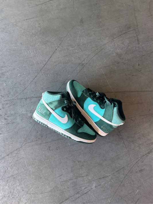 Nike Dunk High Retro SE Athletic Club Pro Green