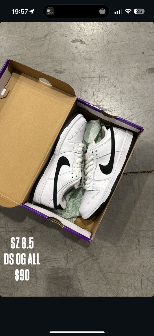 Nike SB Dunk Low White Black SZ 8.5