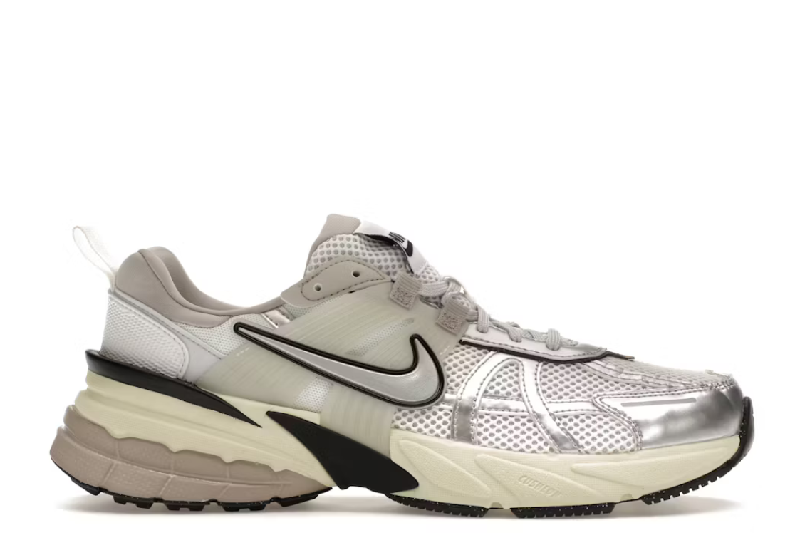Nike V2K Run Summit White Metallic Silver SZ 10M / 11.5W