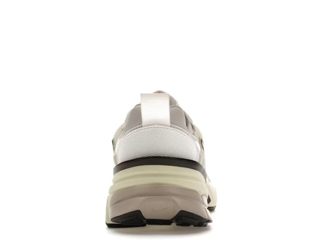 Nike V2K Run Summit White Metallic Silver SZ 10M / 11.5W