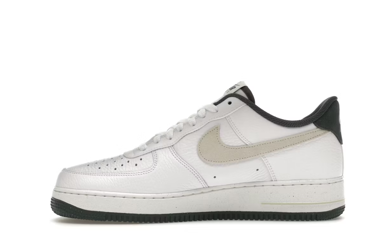 Nike Air Force 1 Low '07 LV8 Vintage Green SZ 10.5M / 12W