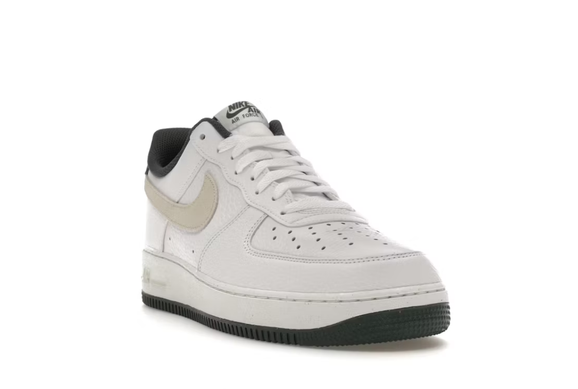 Nike Air Force 1 Low '07 LV8 Vintage Green SZ 10.5M / 12W