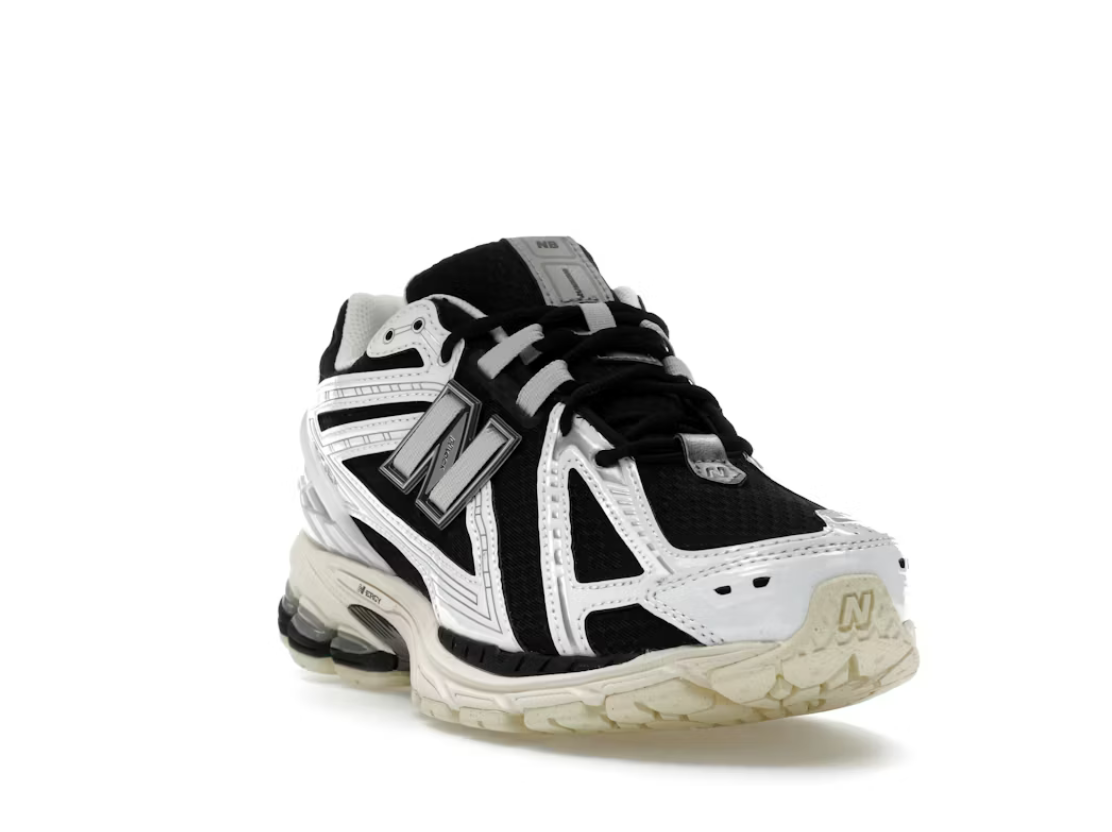 New Balance 1906R White Black Metallic SZ 10M / 11.5W