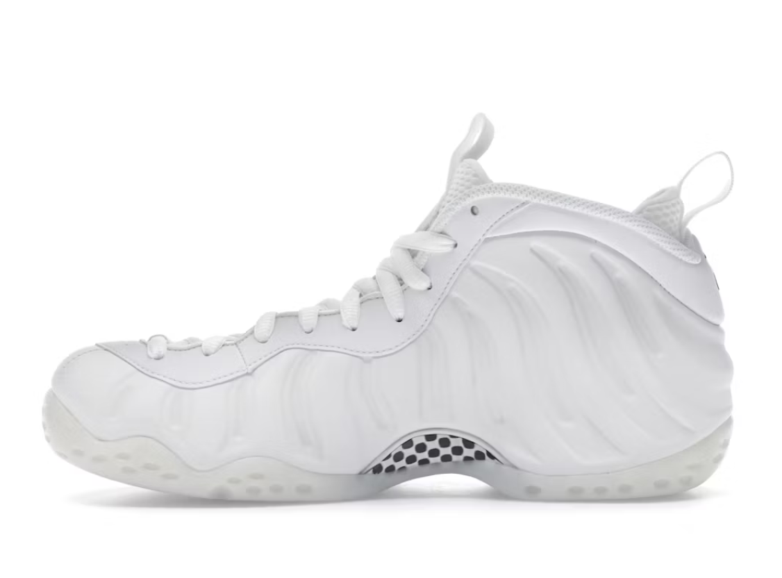 Nike Air Foamposite One Triple White SZ 9M / 10.5W