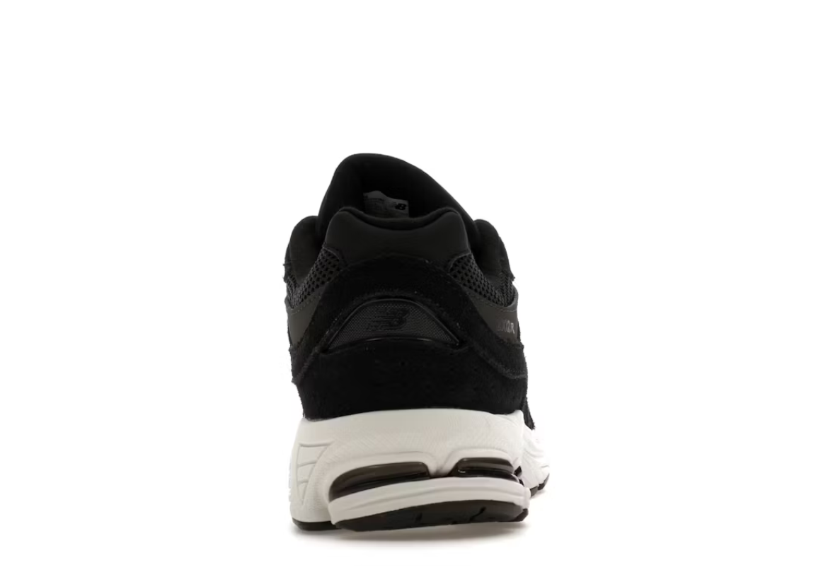 New Balance 2002R Black (GS) SZ 6Y / 7.5W
