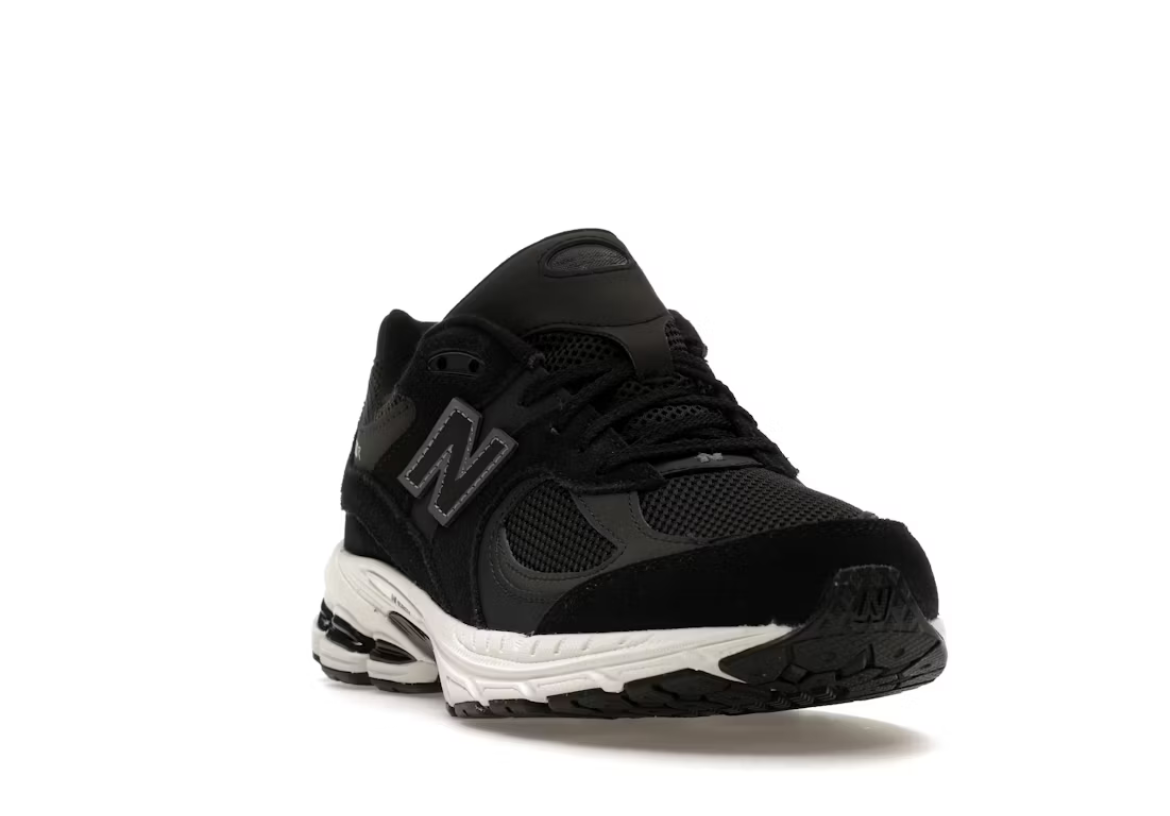 New Balance 2002R Black (GS) SZ 6Y / 7.5W